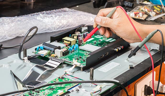 Professional restoring an electronic device